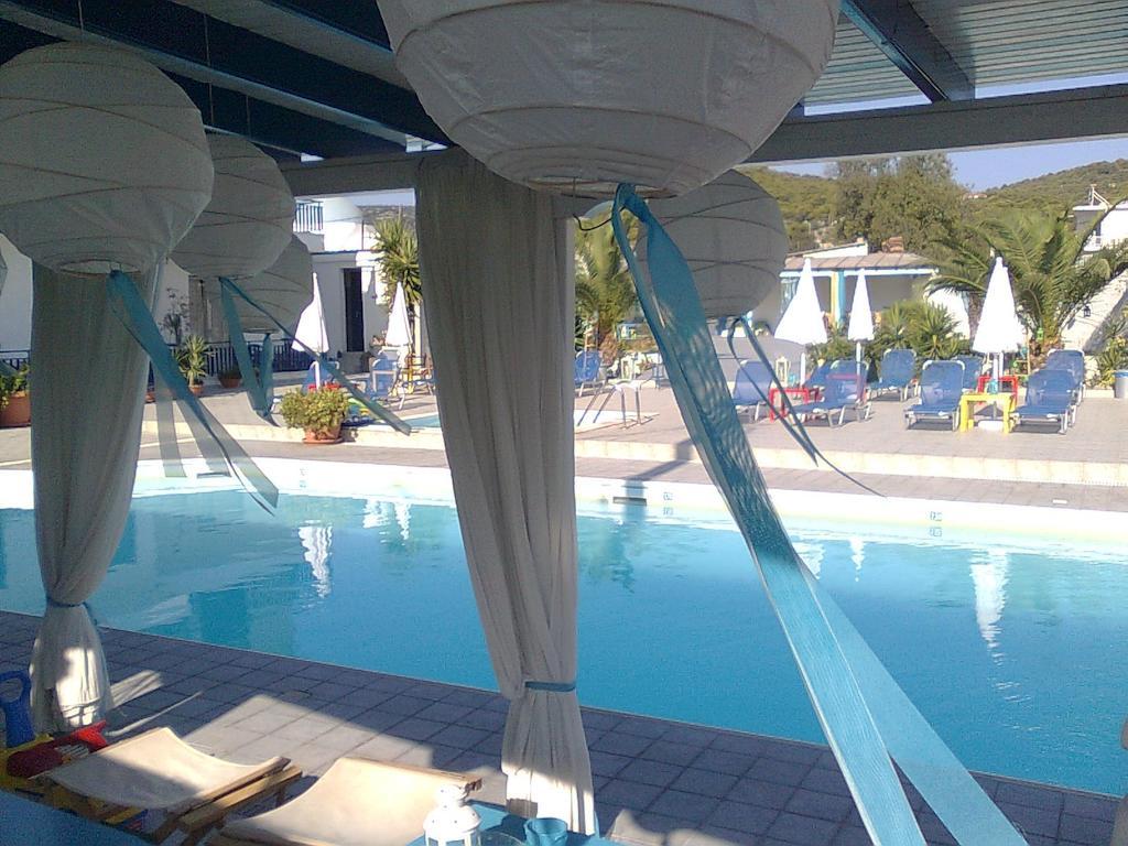 Helios Hotel Agia Marina  Eksteriør bilde