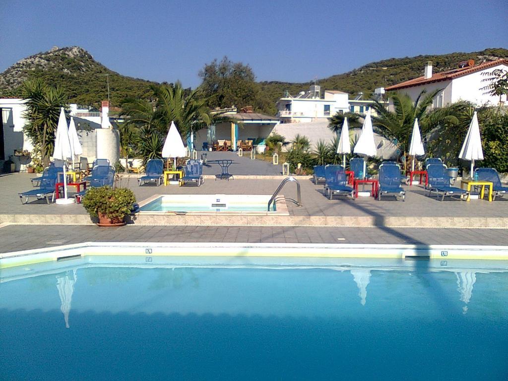 Helios Hotel Agia Marina  Eksteriør bilde
